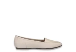 Easy Street Womens Thrill Loafer - Bone